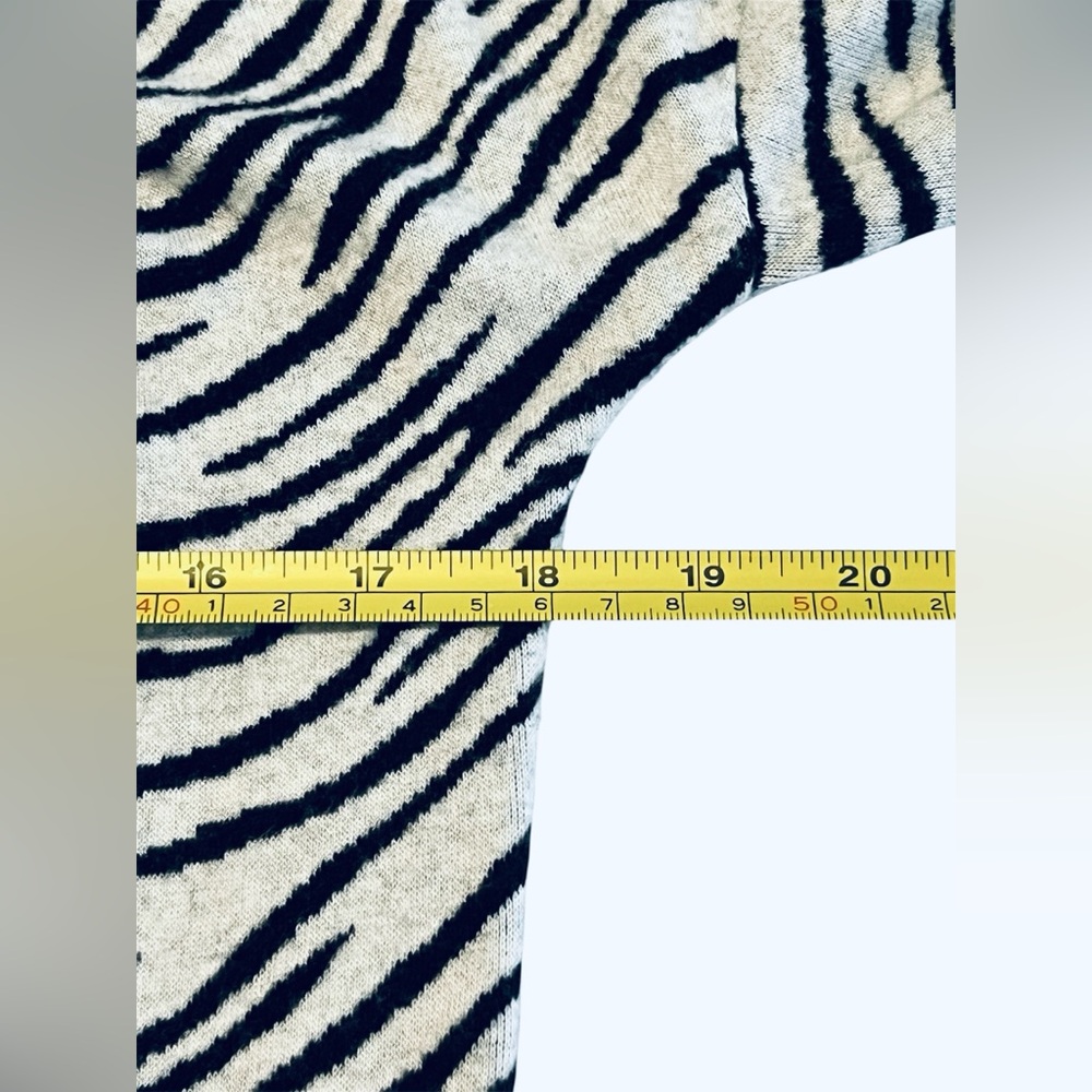 MAEVE Anthropologie Taylor Zebra-Striped Pullover Soft Black White NWT Size XS - Picture 7 of 10